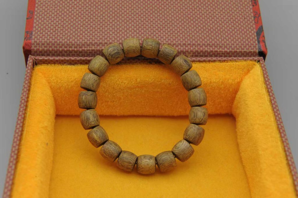 图片[1]-沉香白奇楠《老型桶珠手串》-嘉城艺术交易平台