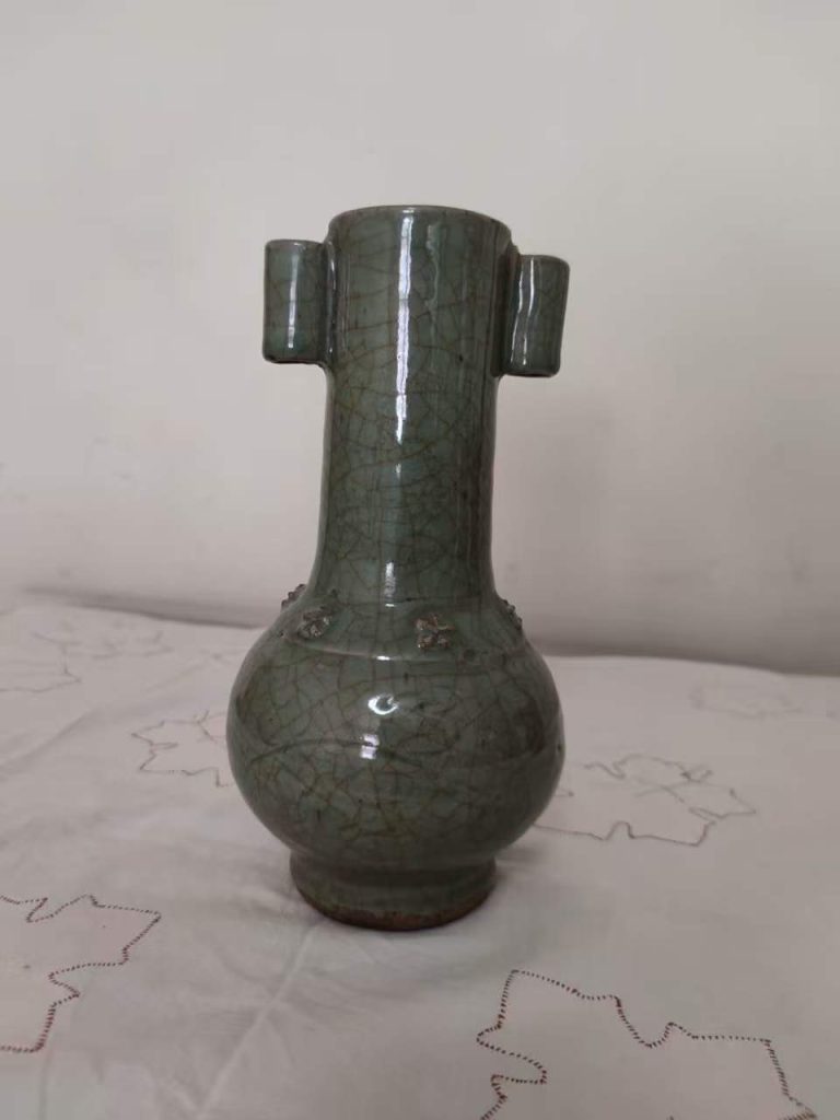 图片[1]-宋龙泉窑《青釉贯耳瓶》-嘉城艺术交易平台