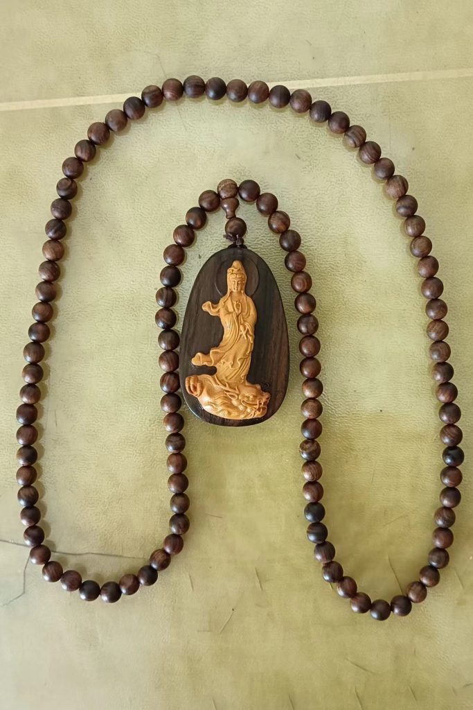 图片[1]-虎皮沉镶嵌黄杨木《观音》-嘉城艺术交易平台