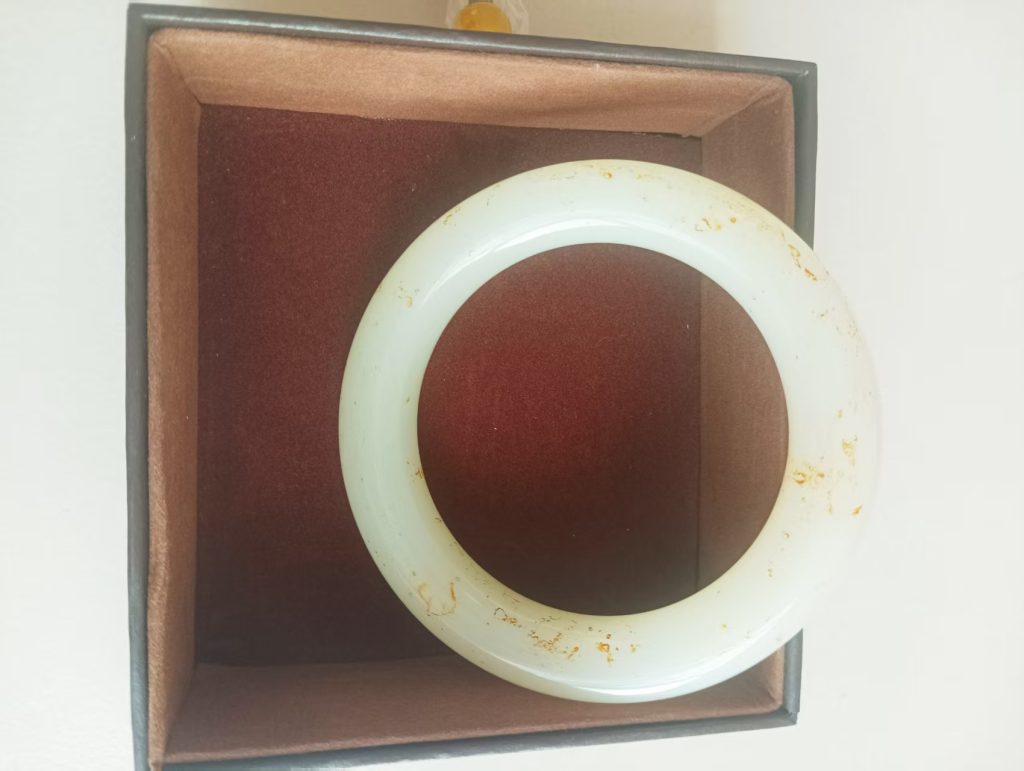 图片[1]-和田玉《洒金沁手镯》-嘉城艺术交易平台