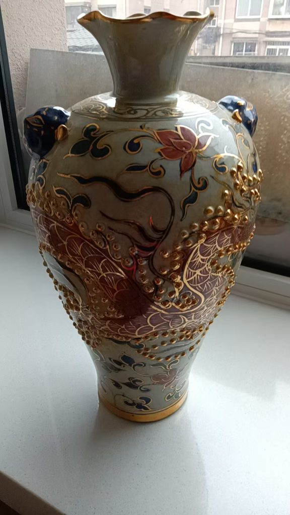 图片[1]-大元年《描金龙纹花口瓶》-嘉城艺术交易平台