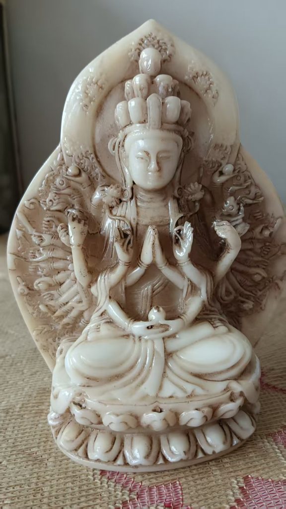 图片[1]-和田玉《千手观音像》-嘉城艺术交易平台