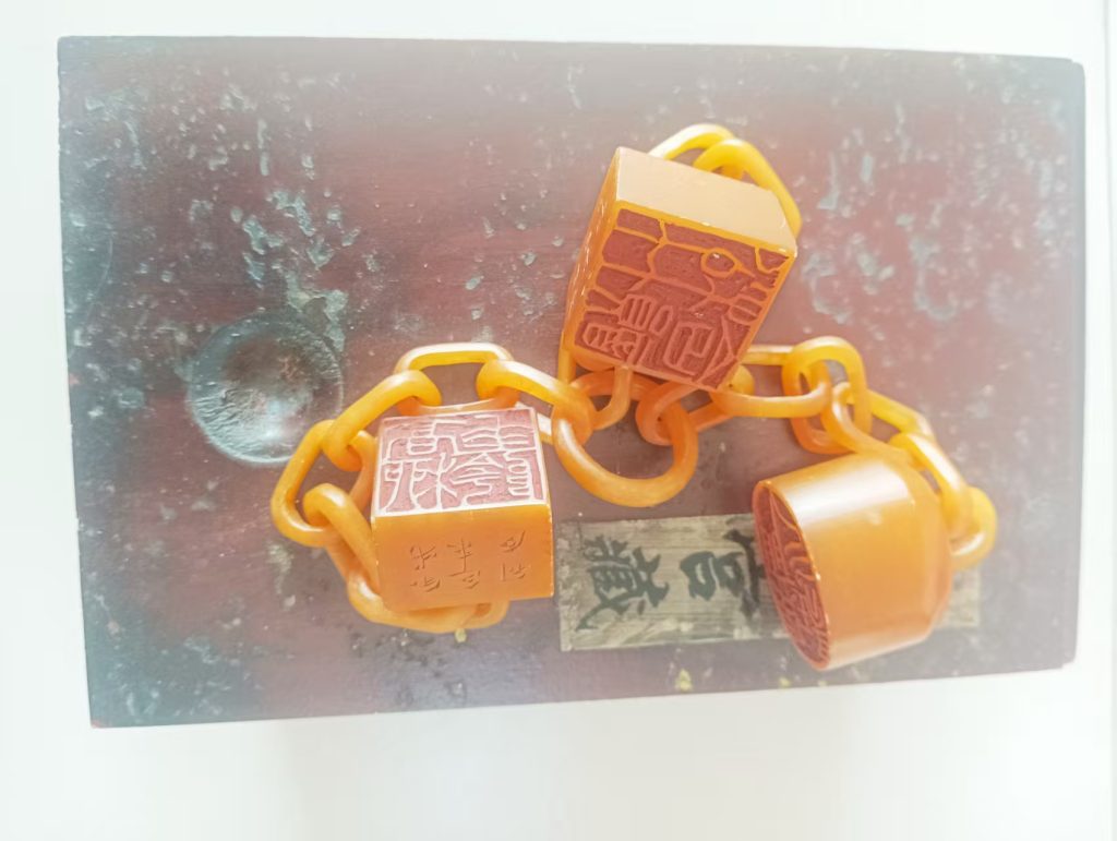 图片[2]-田黄《链雕三联章》-嘉城艺术交易平台